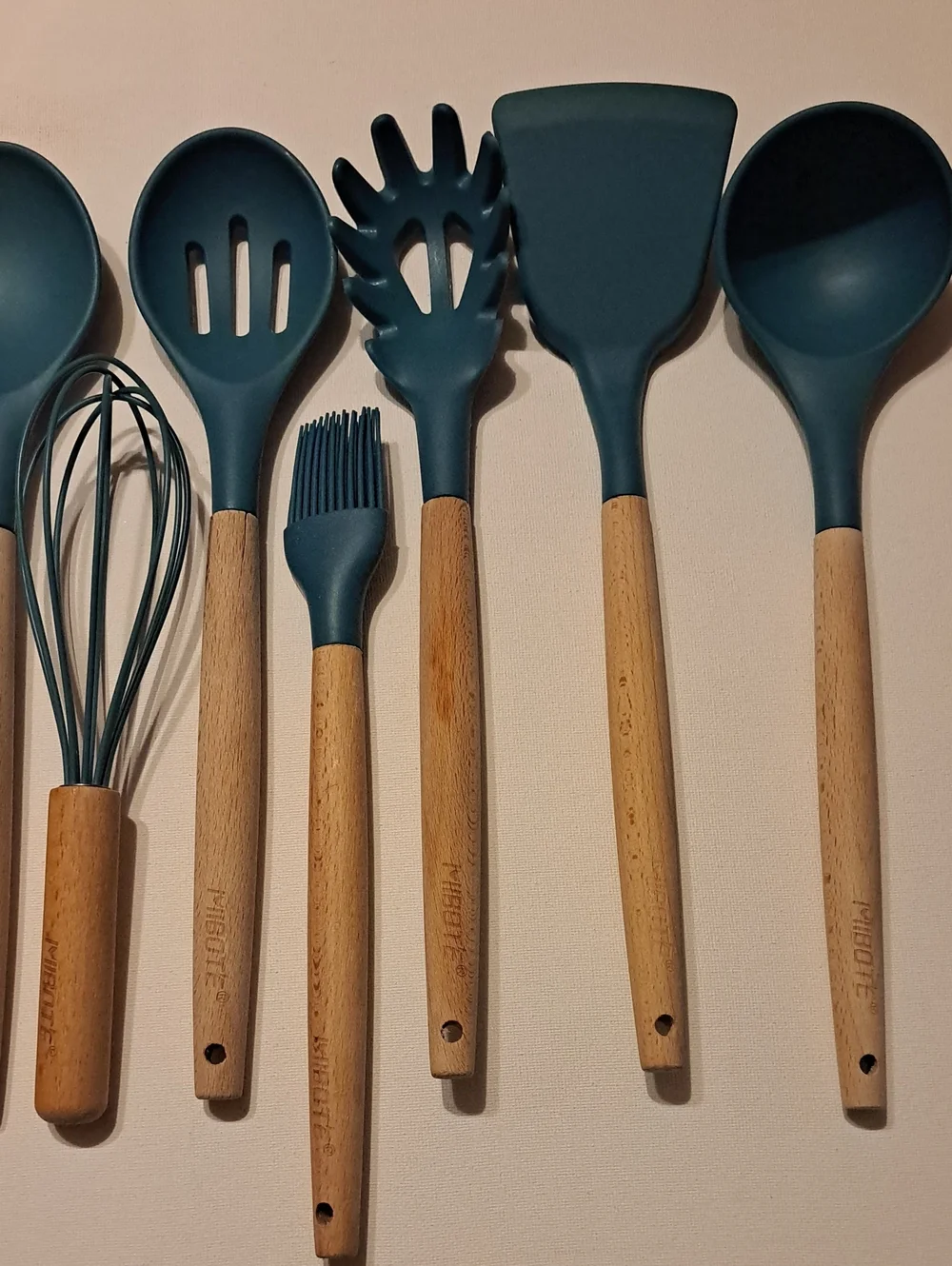 4/$15 🌻 Wood Handle Teal Silicone Kitchen Utensil Set - 8 Piece